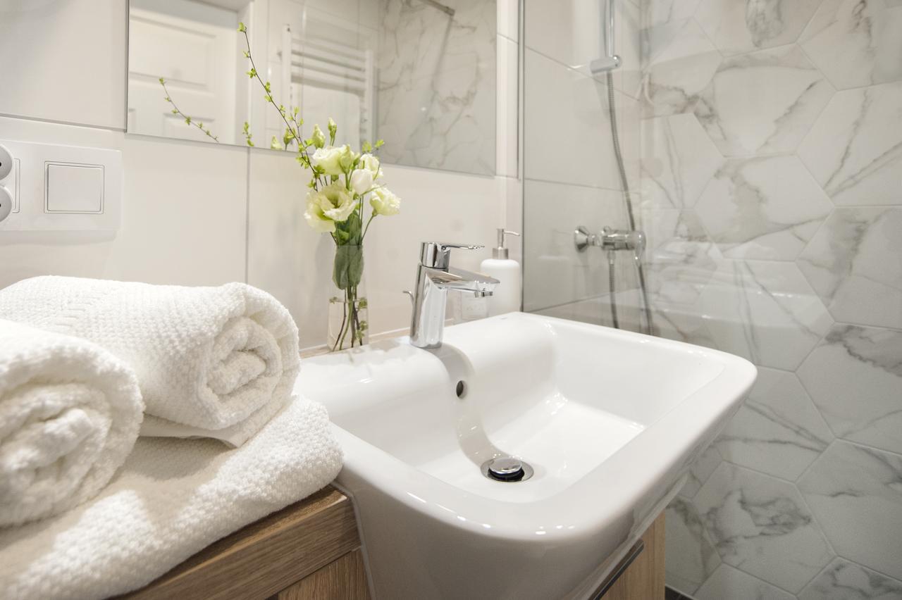 7 Continents Apartments Познань Экстерьер фото