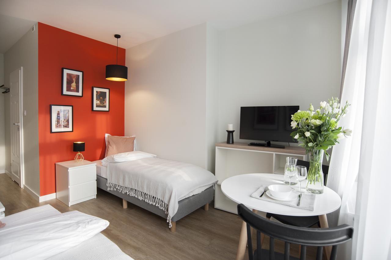 7 Continents Apartments Познань Экстерьер фото