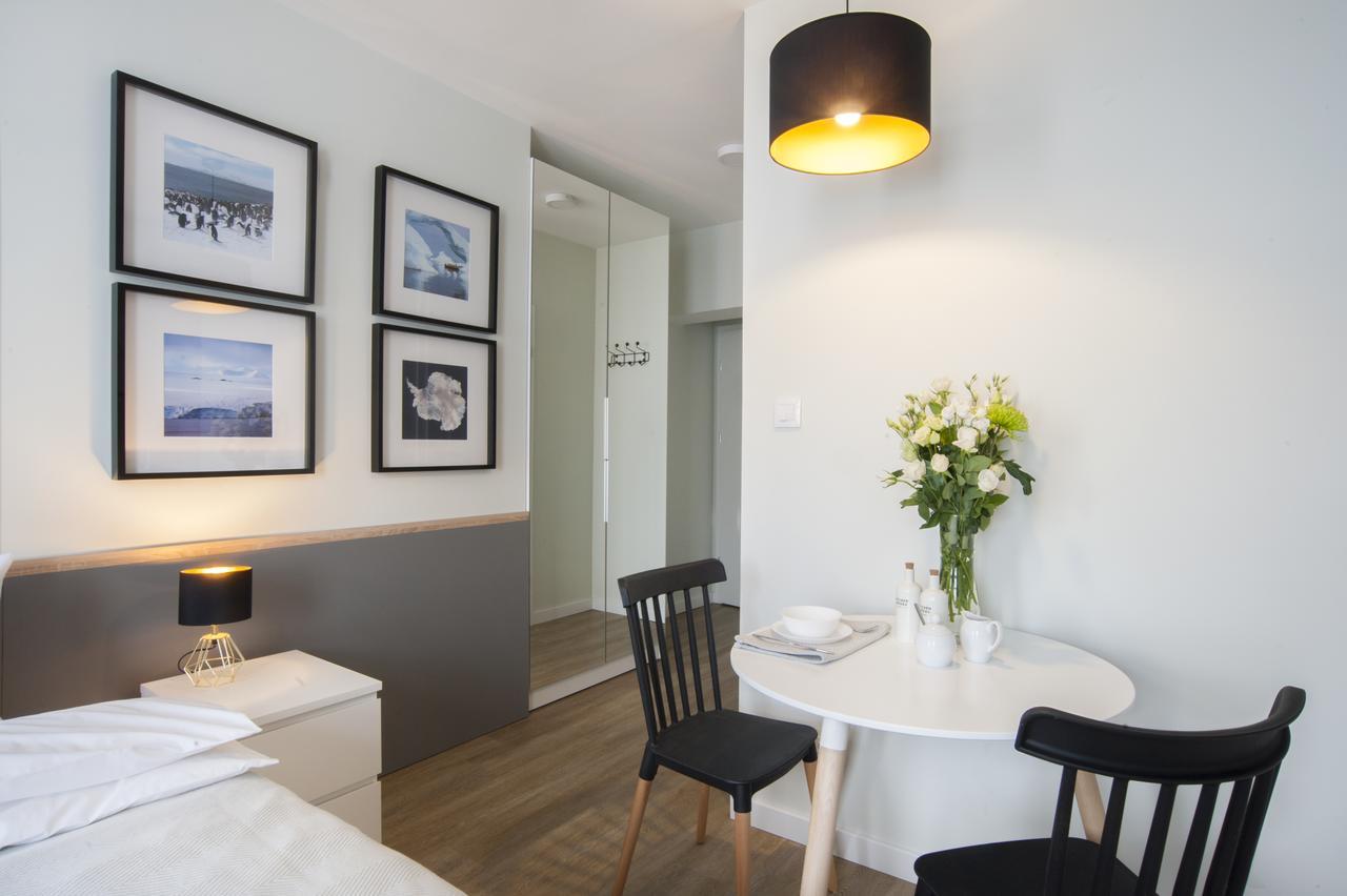 7 Continents Apartments Познань Экстерьер фото