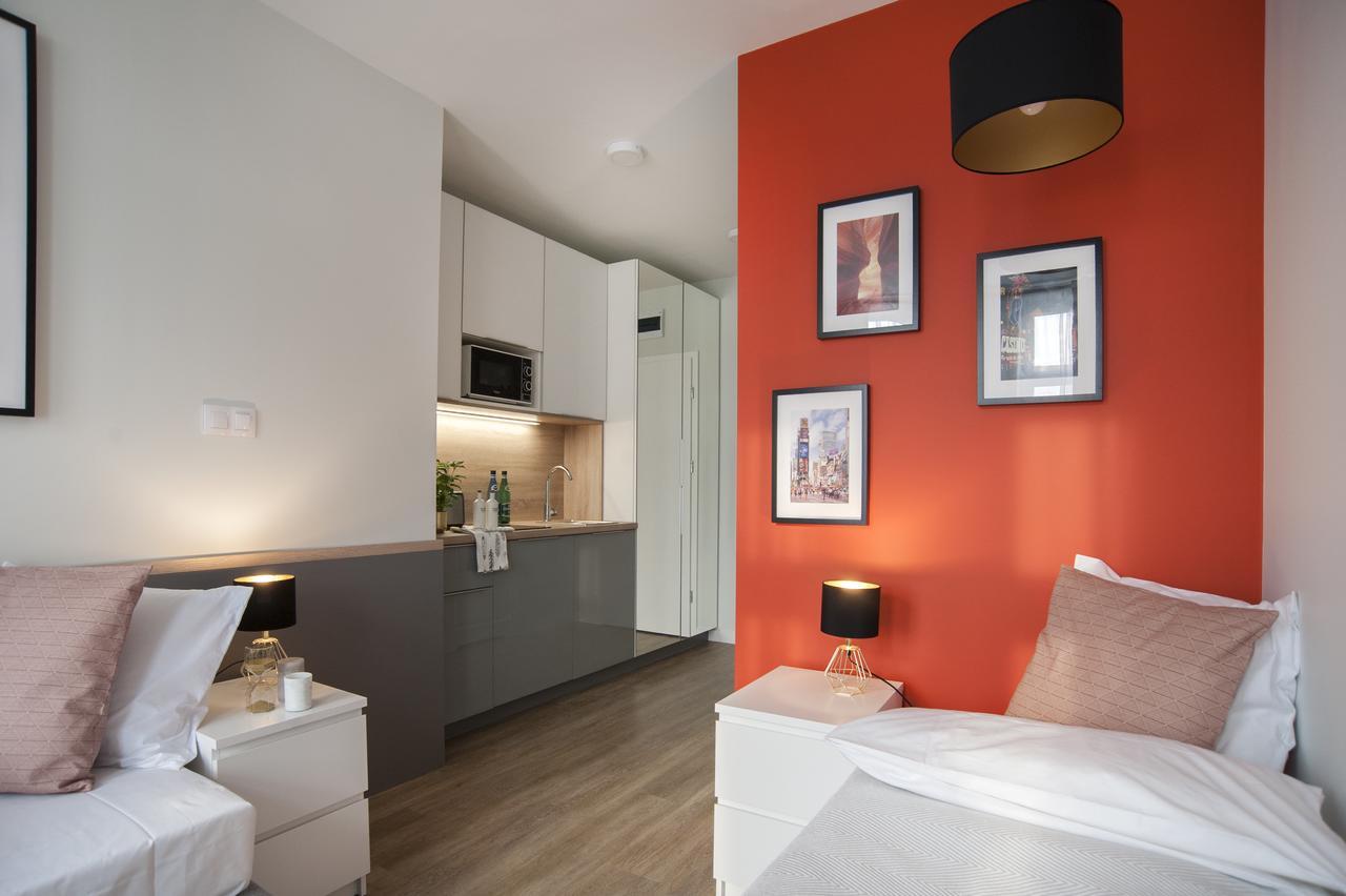 7 Continents Apartments Познань Экстерьер фото